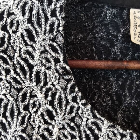 1849 black & white button western blouse - Picture 14 of 15